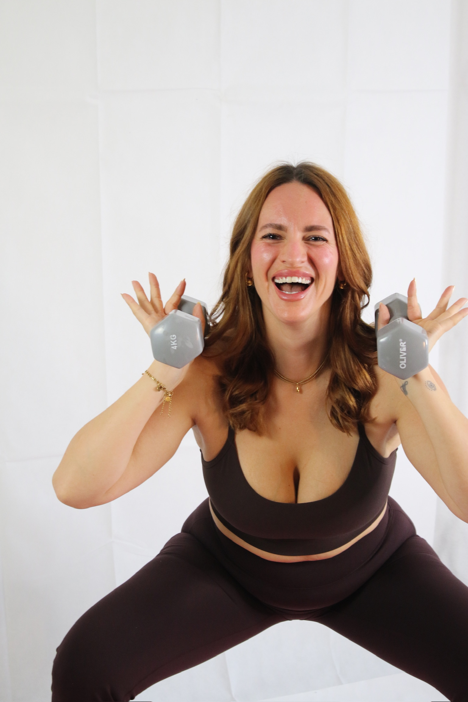 Dona beim kraftvollen Sculpt Pilates Training in Winterthur